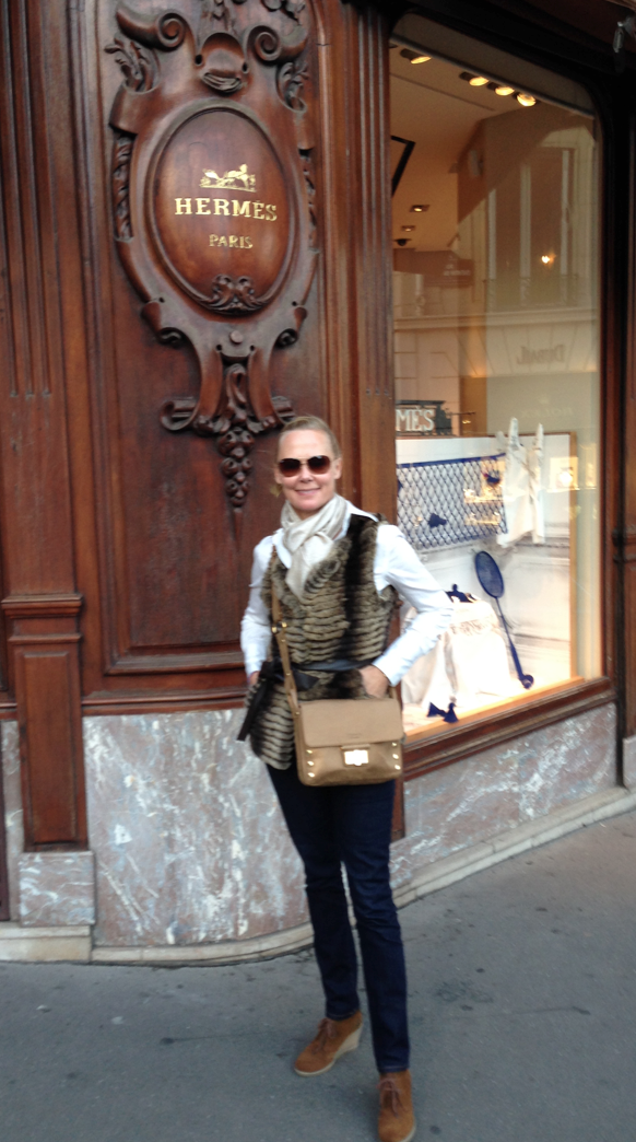 Hilary Dick in Paris